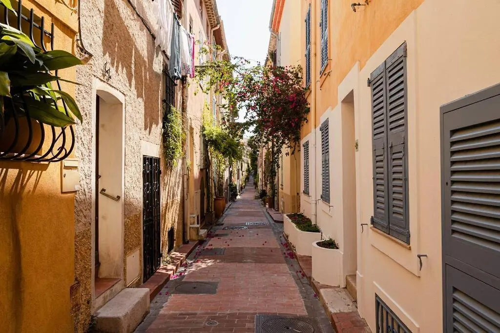 Apartment Au Coeur Du Viel Antibes - Cosy Appartement France